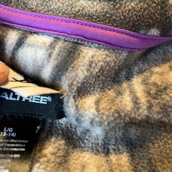 Real tree zip up sweater size girls, large  12-14 - Picture 4 of 5